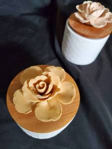 lot 93 image: Set of 2 Ceramic Containers with Wooden Flower Lid