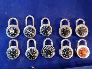 lot 8 image: 10 combination padlocks wcombo