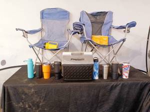lot 51 image: 2 camp chairs, Playmate cooler, mugs