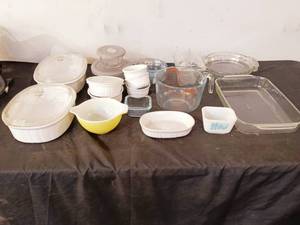 lot 68 image: CorningWare and Pyrex bakeware