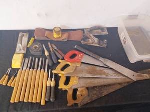 lot 79 image: Assorted woodworking hand tools