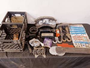 lot 90 image: automotive parts and plates chevy