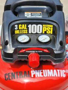 lot 13 image: Central Pneumatic 5 Gallon 100 psi Portable Air Compressor