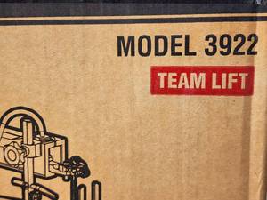lot 16 image: WEN Variable Speed 16 Scroll Saw, NEW