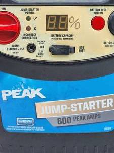 lot 43 image: Peak 600 Amp Battery Jump Starter