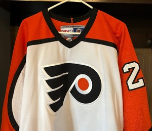 lot 166 image: New Philadelphia Flyers Hockey #21 Forsberg Jersey