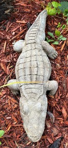 lot 210 image: Resin Alligator Decorative Outdoor Figurine
