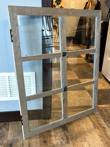 lot 231 image: Delightful Distressed Window Decor