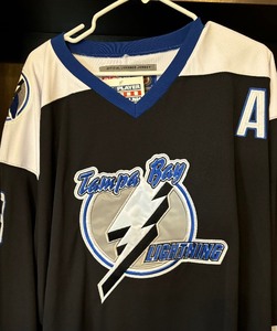 lot 245 image: New Tampa Bay Lighting Hockey #19 Richards Jersey