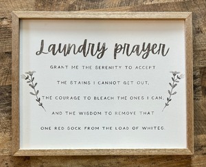 lot 271 image: Lovely Laundry and Kitchen Decor