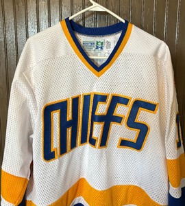 lot 298 image: Awesome Chiefs Hockey Jersey of 1977 the Movie Slap Shot #18 Charleston Hanson