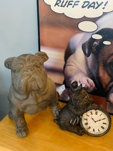 lot 186 image: Beautiful Bulldog Home Decor Including Art, Statues, Clock and More