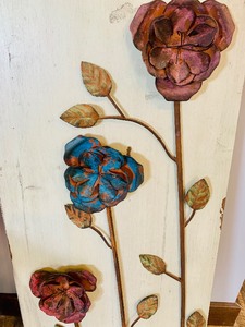 lot 197 image: Tall Pretty Floral Wall Art Hanging