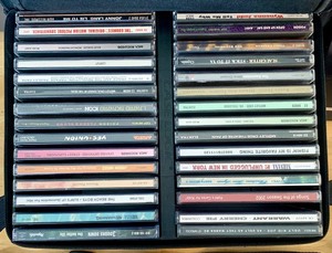 lot 198 image: Wide Variety of Music CDs Including Garth Brooks Collection