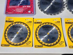 lot 68 image: Large Assortment of Saw Blades