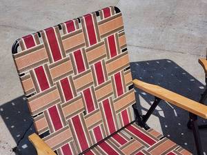 lot 104 image: (2) Folding Lightweight Lawn  Camping Chairs