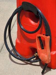 lot 39 image: Duramax Portable 14 gal Gas Pump Tank