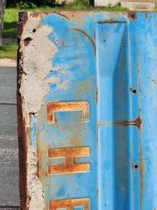 lot 65 image: Vintage Chevrolet Truck Tailgate