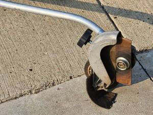 lot 117 image: (2) Lawncare Gas Powered Tools