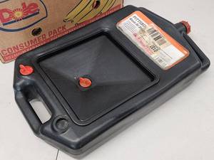 lot 120 image: Assorted Garage Accessories