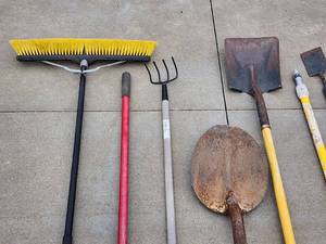 lot 144 image: Assorted Yard Tools