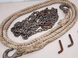lot 66A image: Assorted Auto Towing Accessories