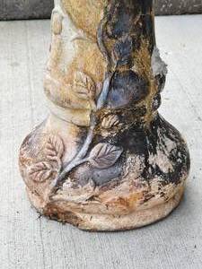 lot 143 image: 1 pc Cement Bird Bath
