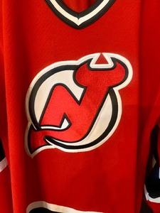 lot 353 image: Vintage 1990s NHL CCM New Jersey Devils Hockey Jersey Mens XL