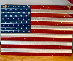 lot 359 image: Metal Home Decor Including American Flag