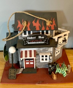 lot 362 image: Excellent Harley Davidson and Motorcycle Decor