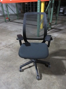 lot 301 image: STEELCASE AMIA AIR TASK CHAIR