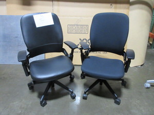 lot 316 image: STEELCASE, LEAP V2 CHAIRS, IN LEATHER AND FABRIC