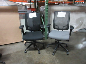 lot 322 image: ASSORTED SIT ON IT FOCUS CHAIRS