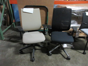 lot 333 image: ASSORTED STEELCASE REPLY OFFICE CHAIRS