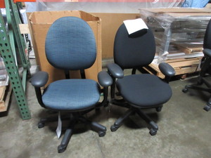 lot 335 image: ASSORTED FABRICS STEELCASE CRITERION CHAIRS