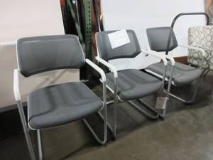 lot 356 image: STEELCASE QIVI GUEST CHAIRS