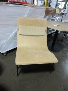 lot 371 image: BLU DOT LEATHER LOUNGE CHAIR