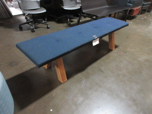 lot 384 image: VICCARBE UPHOLSTERED BENCH