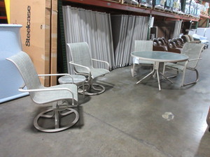 lot 403 image: BORWN JORDAN PATIO FURNITURE