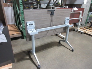 lot 413 image: FLIP TOP TABLE