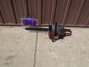 lot 107 image: Poulan Pro 16 chainsaw. Tested & works. As shown.