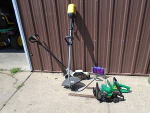 lot 109 image: Misc outdoor equipment. As shown.