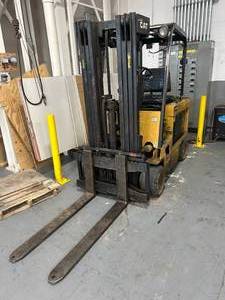 CATERPILLAR Forklift Model MC 60 DP
