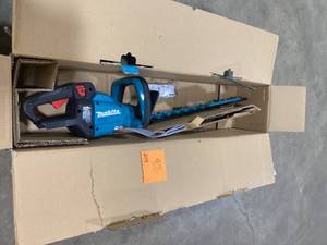 Makita XGT 40V max Brushless Cordless 24 in. Hedge Trimmer (Tool Only) Customer Returns See Pictures