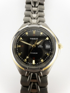 Mens Tissot  titanium Quartz Analog watch. Working. #T660