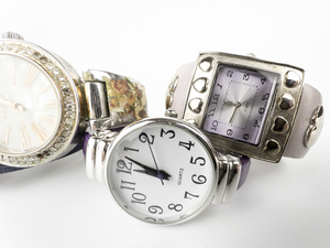 Ladys Group of 5 Hinge Cuff Band Quartz Analog Watches. New Batteries Installed. All working.
