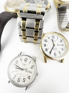 Mens Group of 8  Quartz Analog Watches. Not Working.
