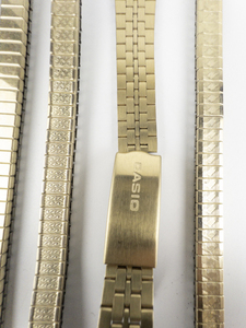 Ladys Group of 5 Gold Tone Stretch Bands Like New.