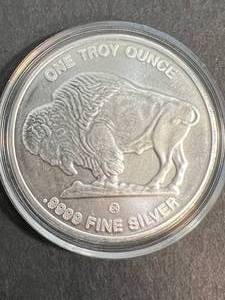 lot 28 image: 1 TROY OZ .999 FINE SILVER BUFFALO INDIAN ROUND IN AIRTITE
