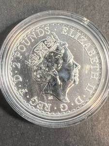 lot 33 image: 2017 BRITTANIA ROUND 1 TROY OZ .999 FINE SILVER IN AIRTITE